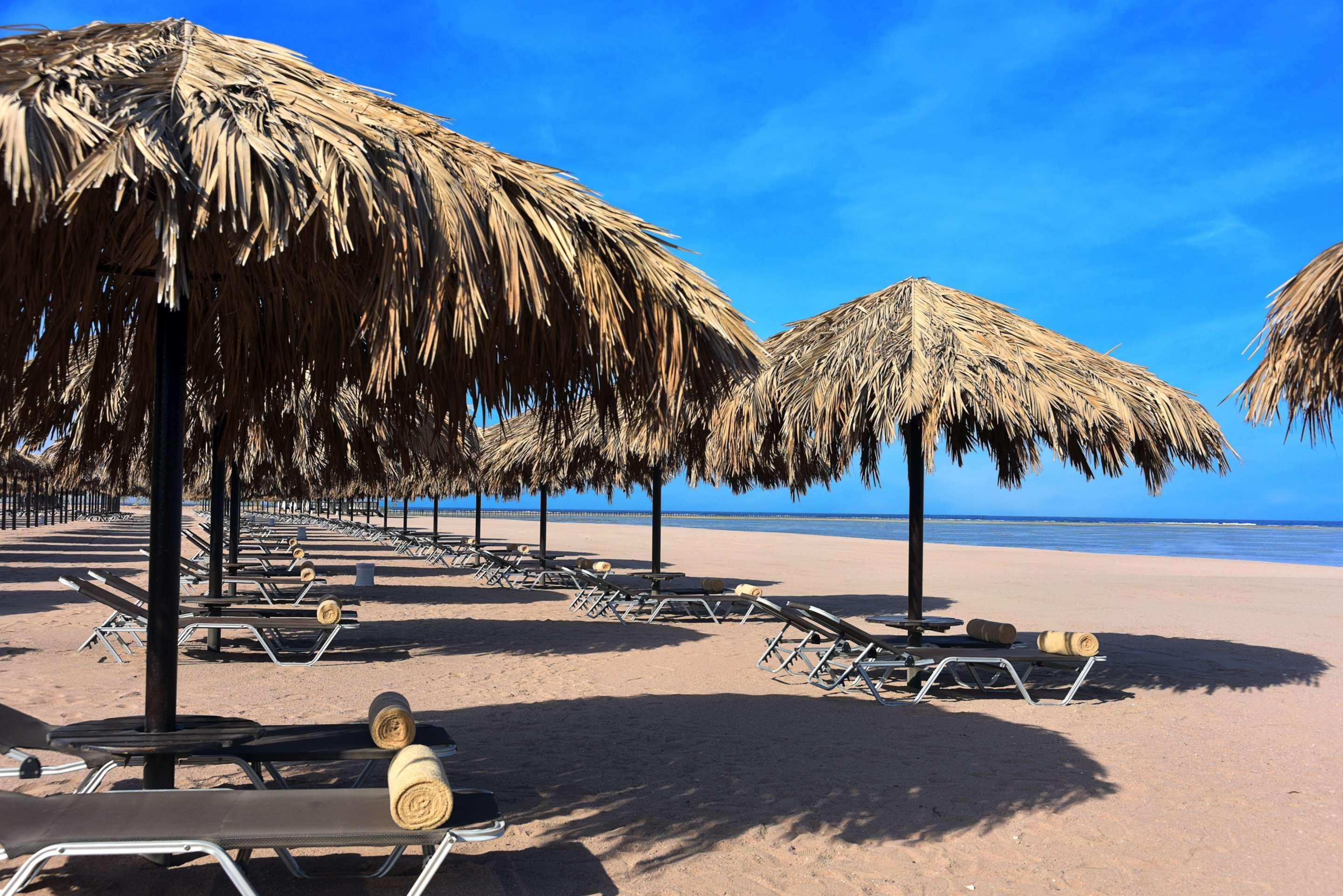 Steigenberger Alcazar Hotel Sarm es-Sejk Kültér fotó El Alamein beach