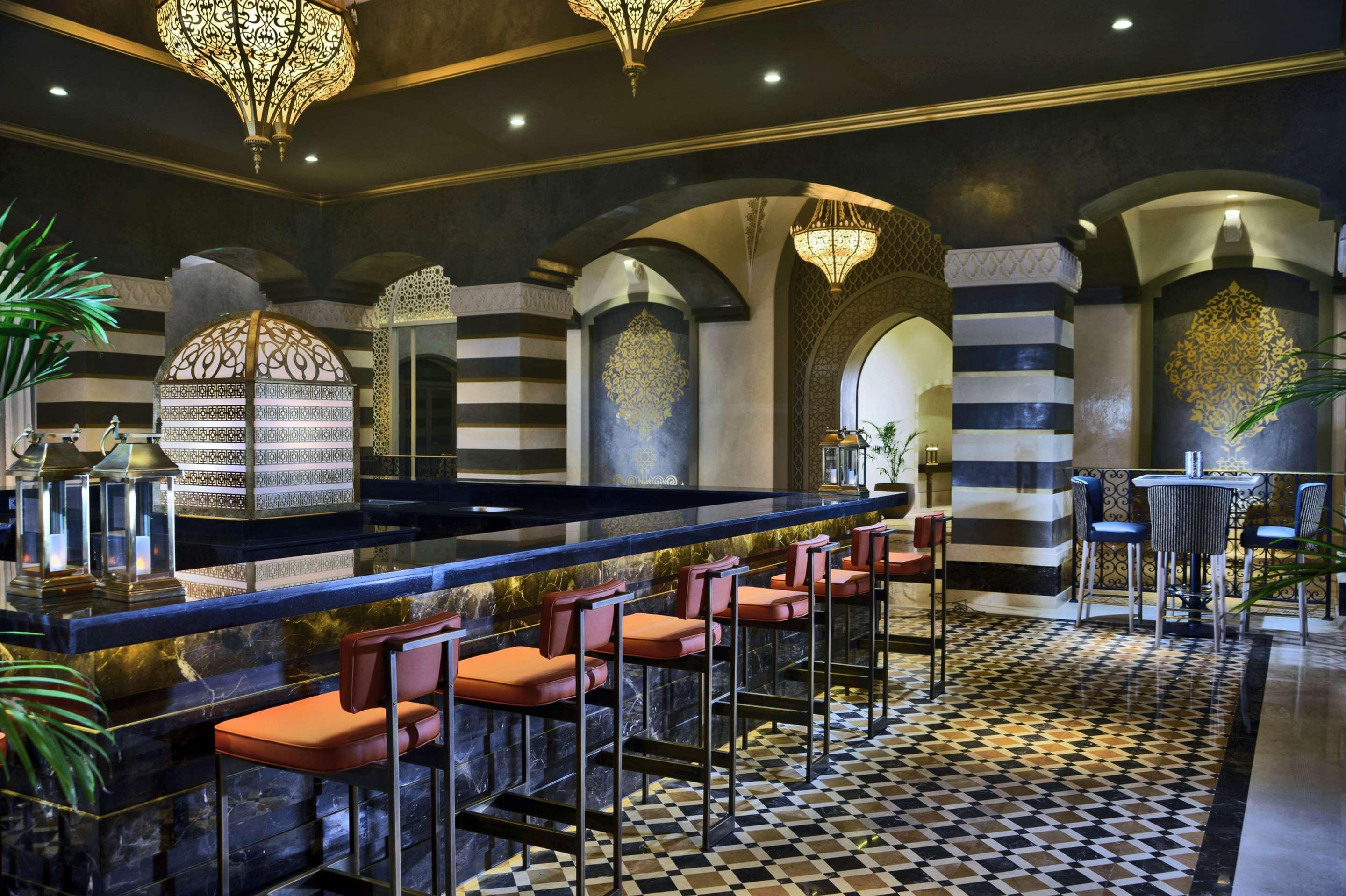 Steigenberger Alcazar Hotel Sarm es-Sejk Kültér fotó The bar at the hotel
