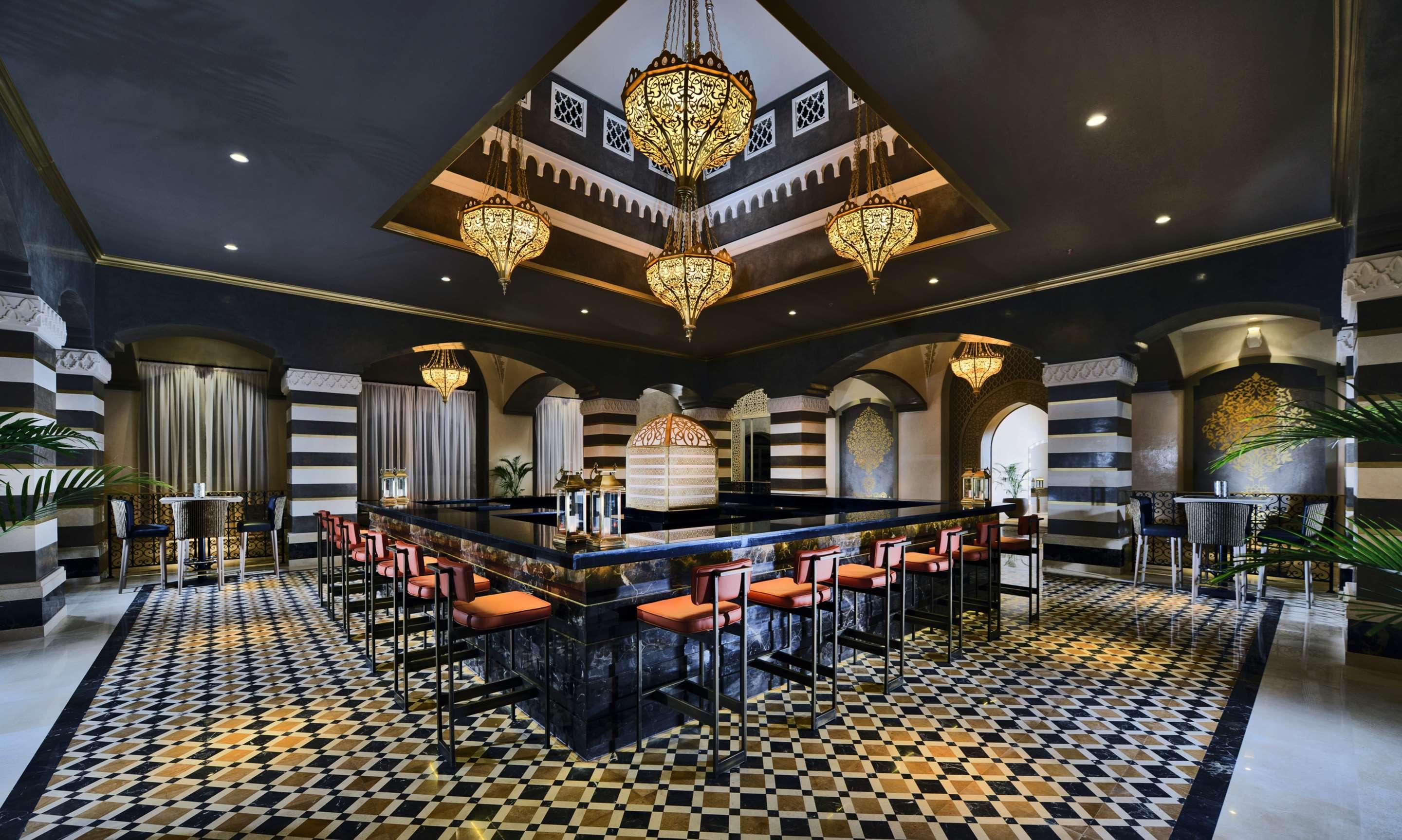 Steigenberger Alcazar Hotel Sarm es-Sejk Kültér fotó The bar at the hotel